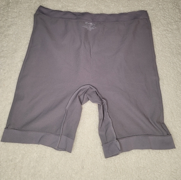 0148. NWOTs ~ Marilyn Monroe Intimates ~ XL ~ So easy to wear! - Picture 3 of 4